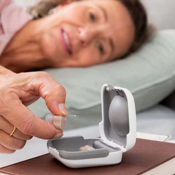 MICRO APARELHOS AUDITIVOS CIC - CLEAR SOUND™